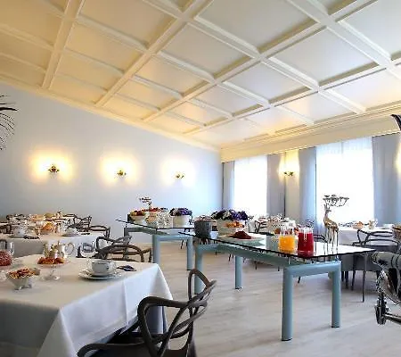 Hotel Croce Bianca 3*