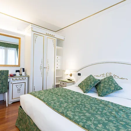 Hotel Croce Bianca