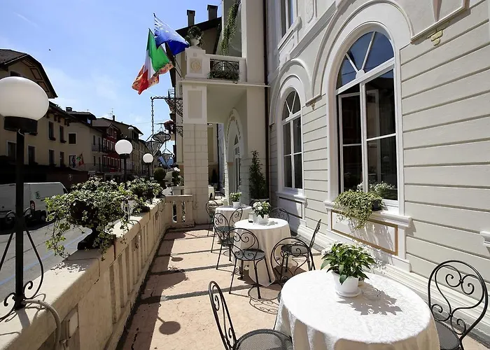 Hotel Croce Bianca 3*