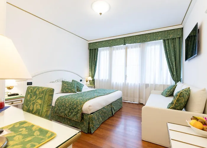 Hotel Croce Bianca 3*