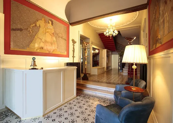 Hotel Croce Bianca 3*